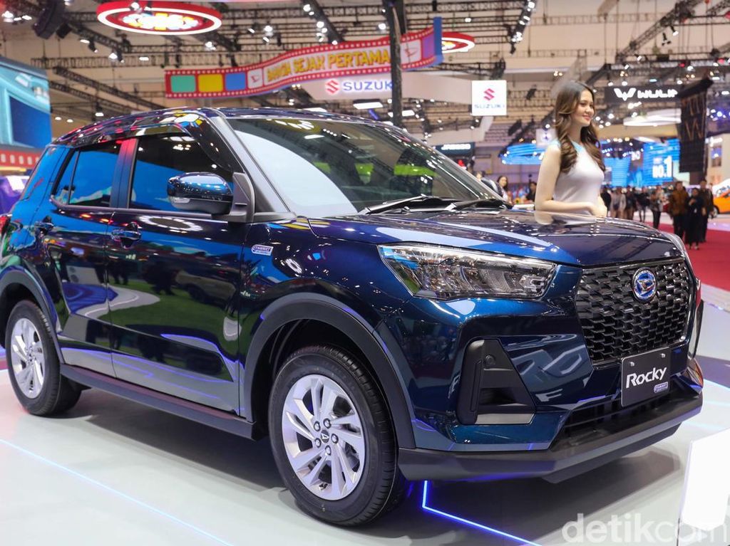 Konsumen Butuh Mobil Irit BBM, Rocky Hybrid Dipesan Segini Banyak